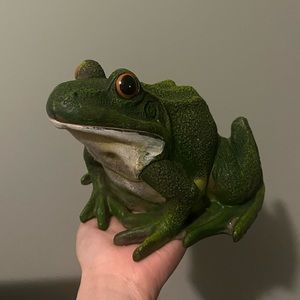 ceramic frog statue